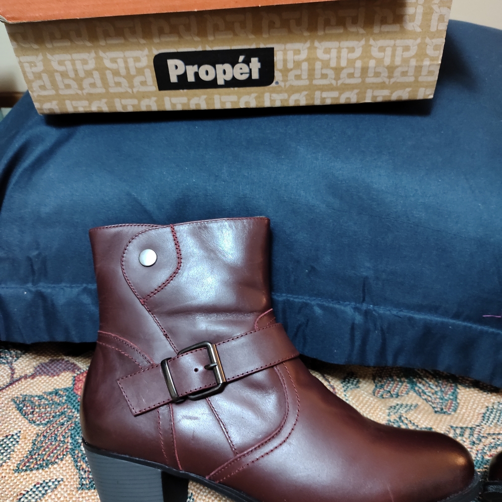 NWT Propet Burgundy Heeled Boots - Picture 2 of 4